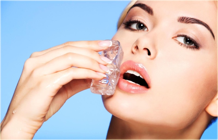 Is it Okay to Apply an Ice Cube to Your Face?