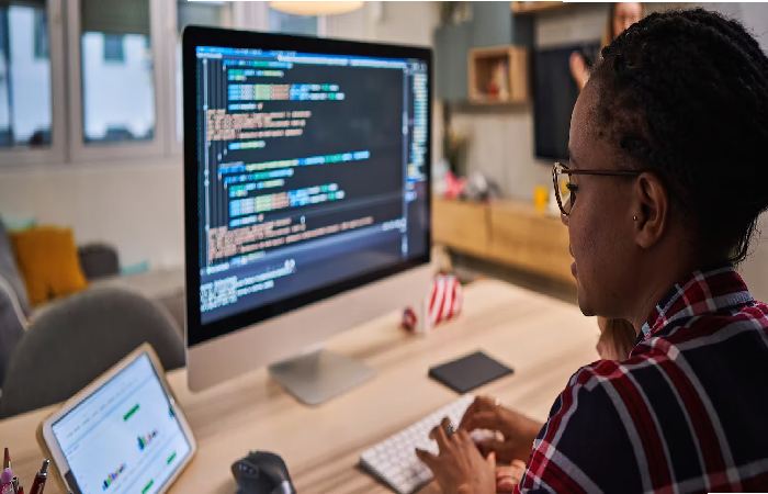 Benefits of Pursuing an Online Master of Science in Computer Science
